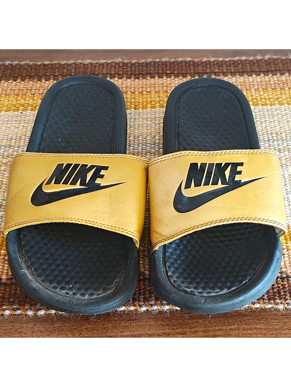 Nike Men's Slide Sandals Gold/Black US 7 Rubber Upper Logo MPN 343880-014